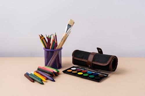 Education & Art Supplies